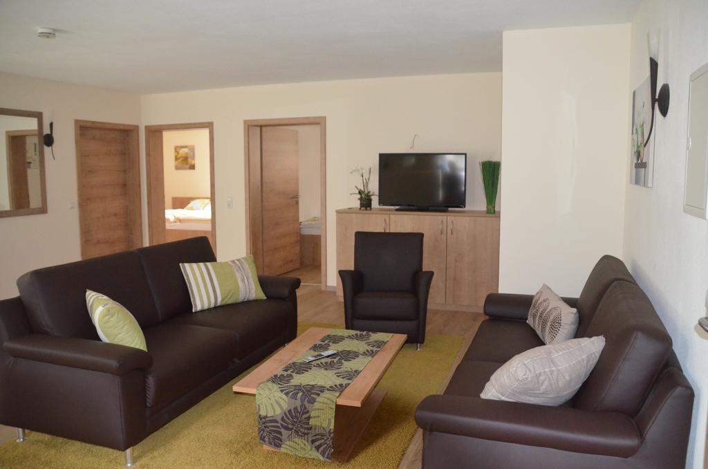 Landhotel Zum Adler Oberbechingen Pokoj fotografie