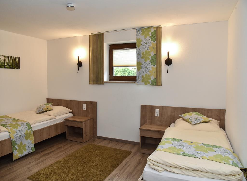 Landhotel Zum Adler Oberbechingen Exteriér fotografie