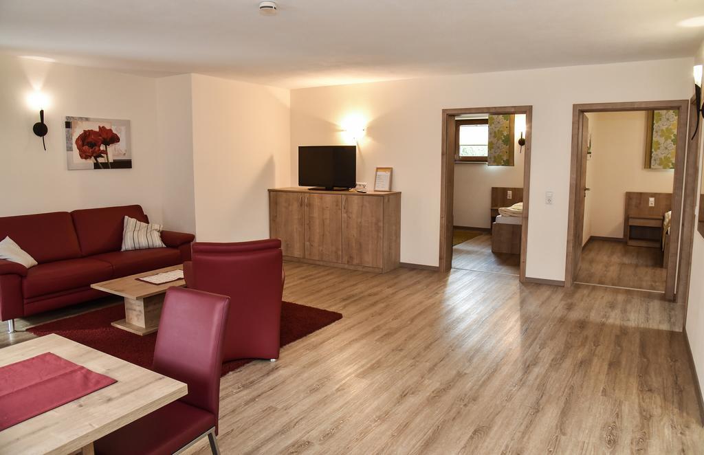 Landhotel Zum Adler Oberbechingen Exteriér fotografie