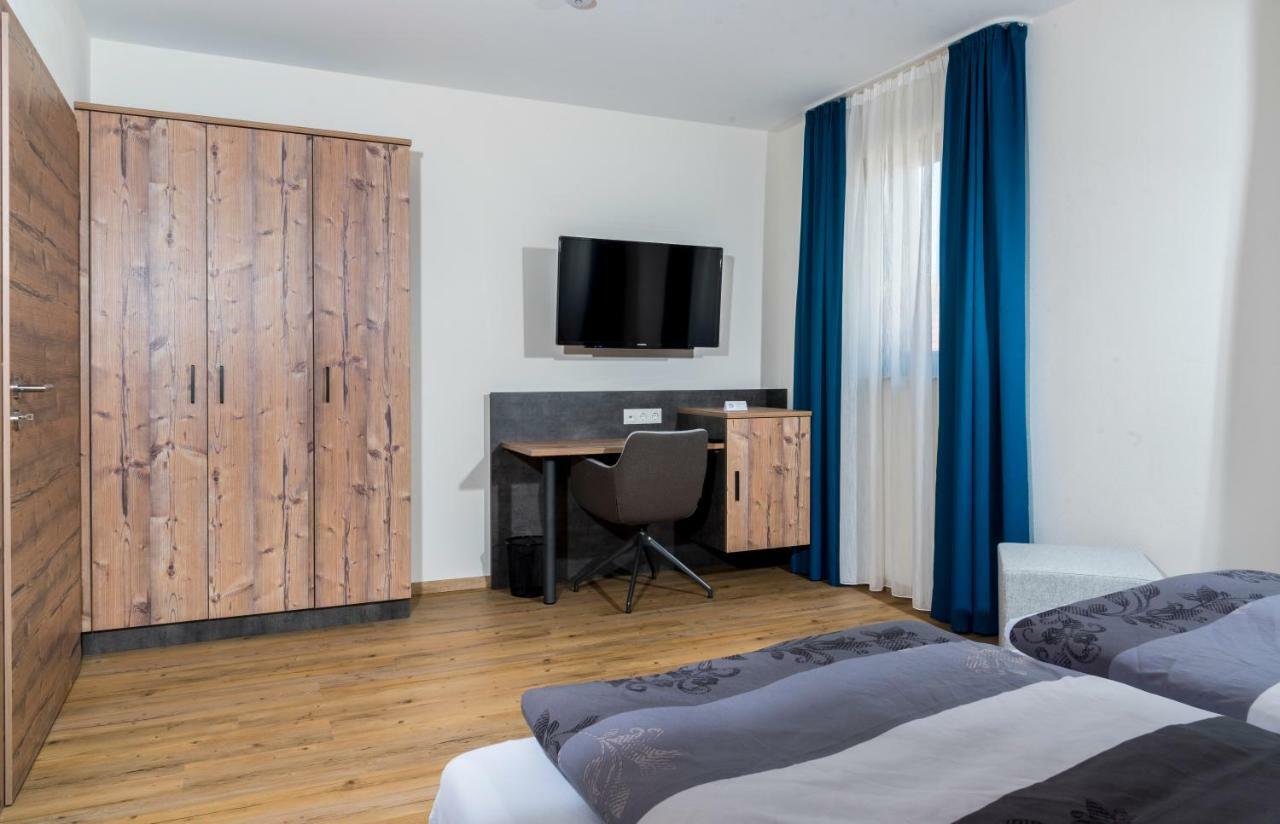 Landhotel Zum Adler Oberbechingen Exteriér fotografie